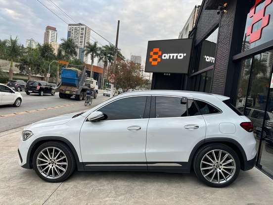 MERCEDES-BENZ-GLA 200-2022