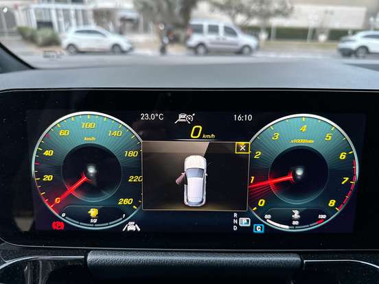 MERCEDES-BENZ-GLA 200-2022