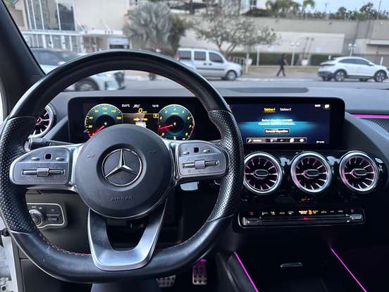 MERCEDES-BENZ-GLA 200-2022
