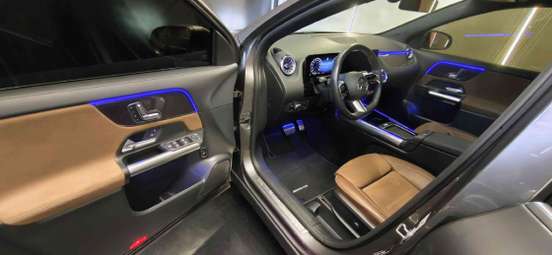 MERCEDES-BENZ-GLA 200-2024