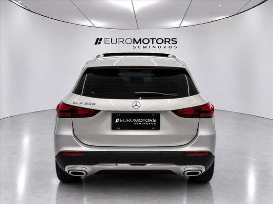 MERCEDES-BENZ-GLA 200-2024