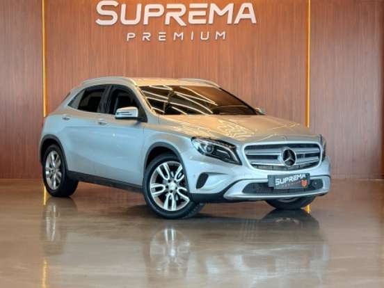 MERCEDES-BENZ-GLA 200-1.6 CGI ADVANCE 16V TURBO GASOLINA 4P AUTOMÁTICO MERCEDES-BENZ-GLA 200-2015