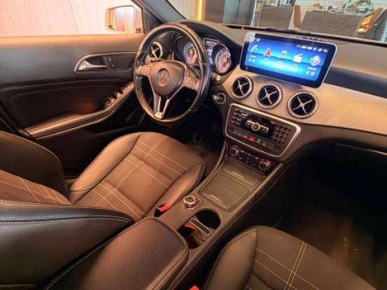 MERCEDES-BENZ-GLA 200-1.6 CGI ADVANCE 16V TURBO GASOLINA 4P AUTOMÁTICO MERCEDES-BENZ-GLA 200-2015