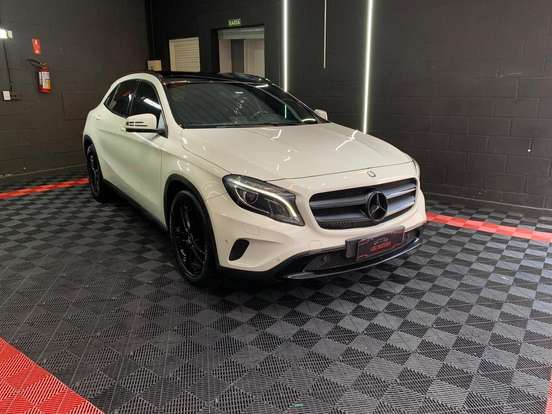 MERCEDES-BENZ-GLA 200-1.6 CGI VISION 16V TURBO GASOLINA 4P AUTOMÁTICO MERCEDES-BENZ-GLA 200-2014