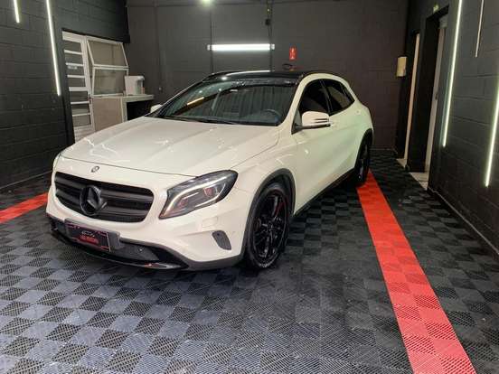 MERCEDES-BENZ-GLA 200-1.6 CGI VISION 16V TURBO GASOLINA 4P AUTOMÁTICO MERCEDES-BENZ-GLA 200-2014