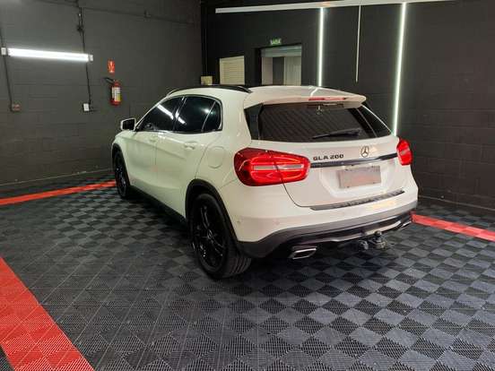MERCEDES-BENZ-GLA 200-1.6 CGI VISION 16V TURBO GASOLINA 4P AUTOMÁTICO MERCEDES-BENZ-GLA 200-2014