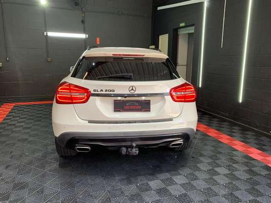 MERCEDES-BENZ-GLA 200-2014
