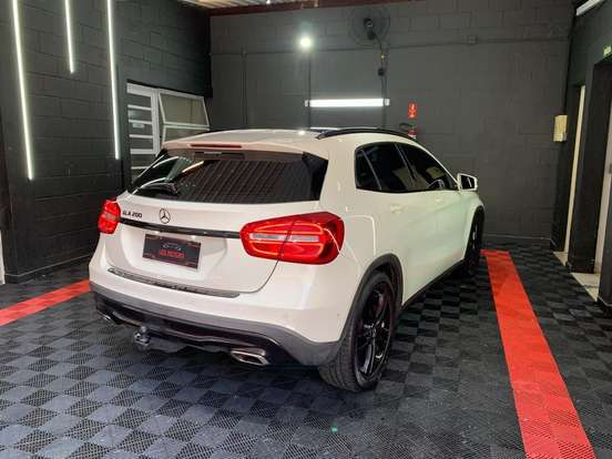 MERCEDES-BENZ-GLA 200-1.6 CGI VISION 16V TURBO GASOLINA 4P AUTOMÁTICO MERCEDES-BENZ-GLA 200-2014