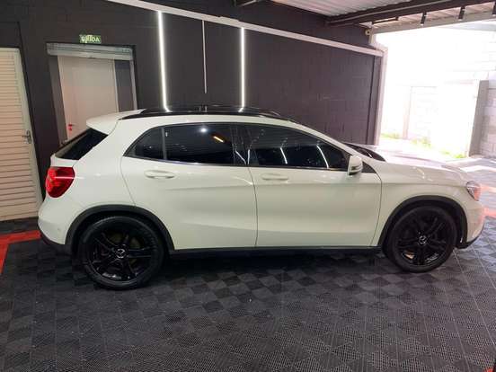 MERCEDES-BENZ-GLA 200-1.6 CGI VISION 16V TURBO GASOLINA 4P AUTOMÁTICO MERCEDES-BENZ-GLA 200-2014