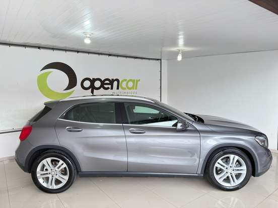 MERCEDES-BENZ-GLA 250-2.0 16V TURBO GASOLINA VISION 4P AUTOMÁTICO MERCEDES-BENZ-GLA 250-2015