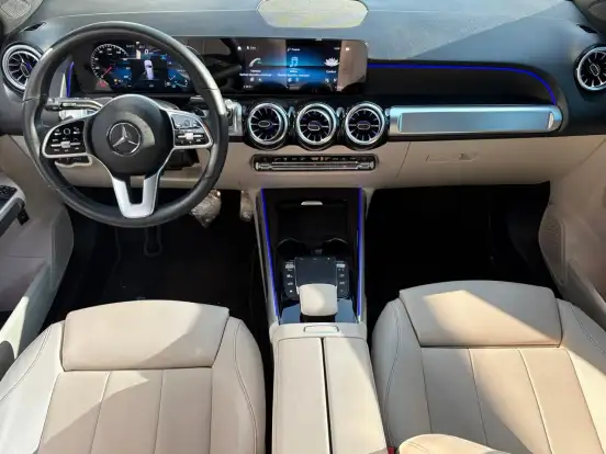 MERCEDES-BENZ-GLB 200-2022