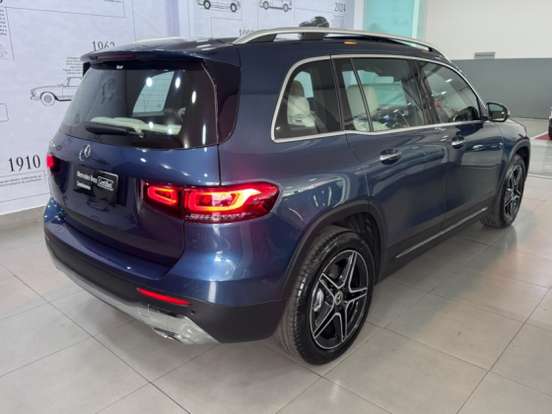 MERCEDES-BENZ-GLB 200-2021