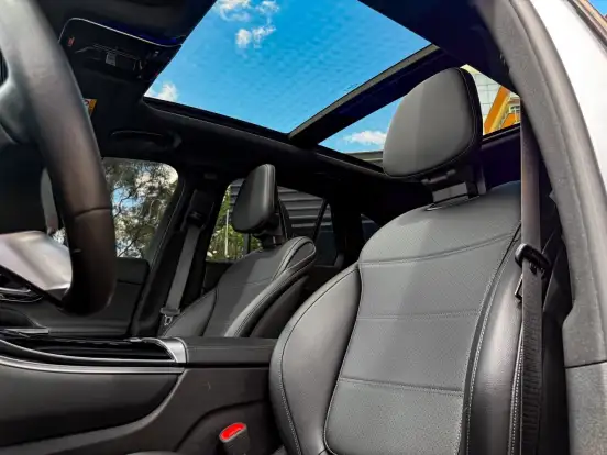MERCEDES-BENZ-GLC 300-2024