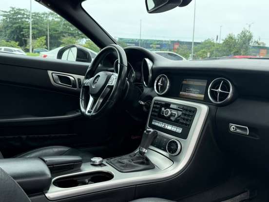 MERCEDES-BENZ-SLK 200-2011