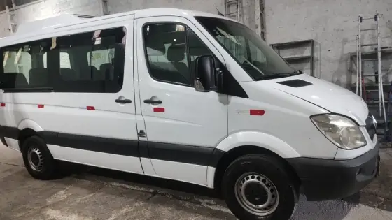 MERCEDES-BENZ SPRINTER 2.2 415 CDI VAN 16 LUGARES TETO BAIXO 16V BI-TURBO DIESEL MANUAL