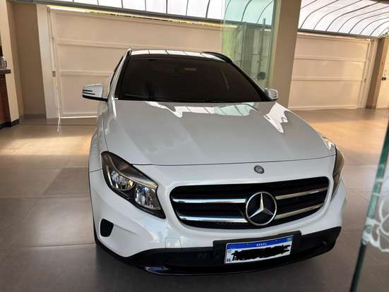 MERCEDES-BENZ-GLA 200-2015