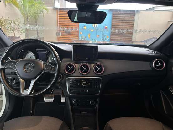 MERCEDES-BENZ-GLA 200-2015