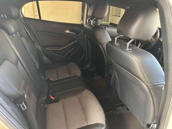 MERCEDES-BENZ-GLA 200-2015