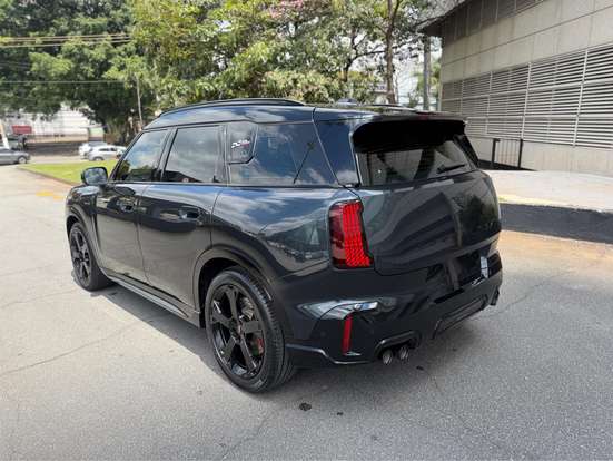 MINI-COUNTRYMAN-2025