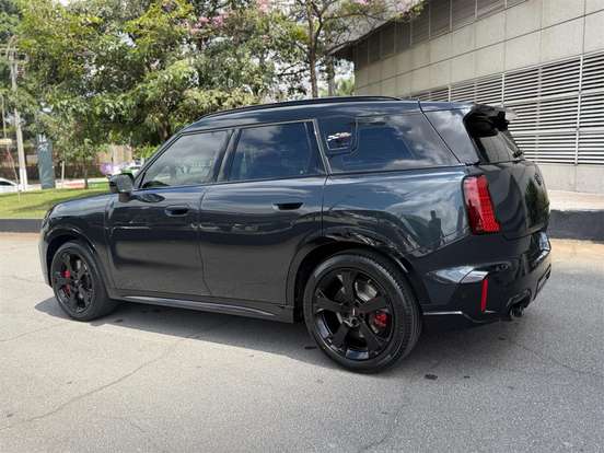 MINI-COUNTRYMAN-2025