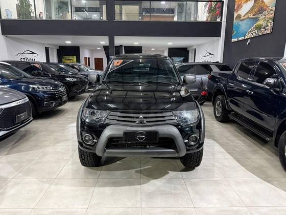 MITSUBISHI L200 OUTDOOR 3.2 4X4 CD 16V TURBO INTERCOOLER DIESEL 4P AUTOMÁTICO