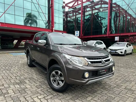 MITSUBISHI L200 TRITON 2.4 16V TURBO DIESEL SPORT HPE CD 4P 4X4 AUTOMÁTICO