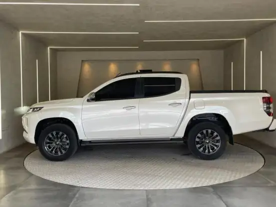 MITSUBISHI-L200 TRITON-2024