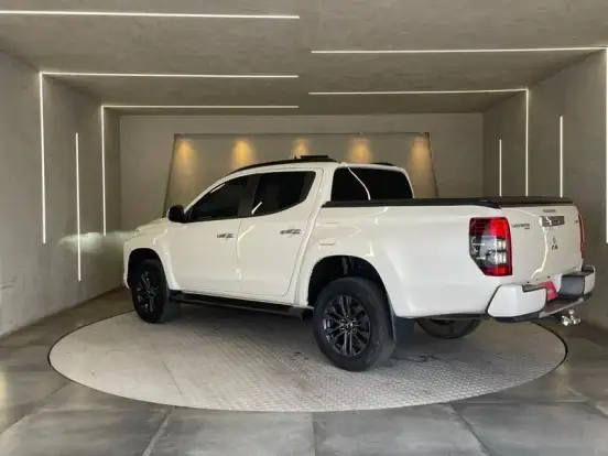 MITSUBISHI-L200 TRITON-2024