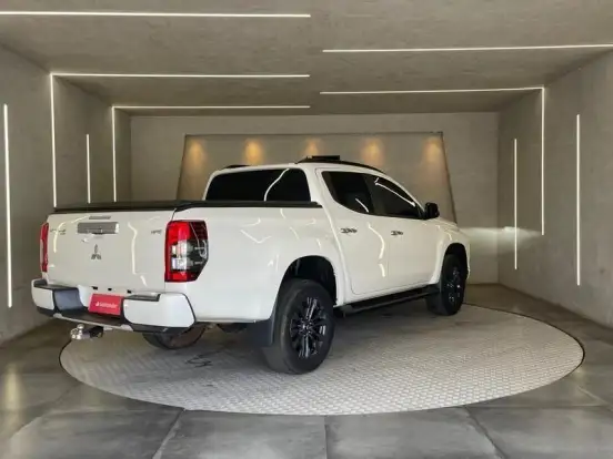 MITSUBISHI-L200 TRITON-2024