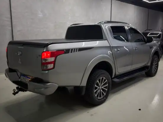 MITSUBISHI-L200 TRITON-2.4 16V TURBO DIESEL SPORT HPE-S CD 4P 4X4 AUTOMÁTICO MITSUBISHI-L200 TRITON-2019