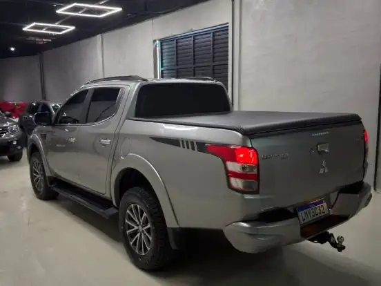 MITSUBISHI-L200 TRITON-2.4 16V TURBO DIESEL SPORT HPE-S CD 4P 4X4 AUTOMÁTICO MITSUBISHI-L200 TRITON-2019