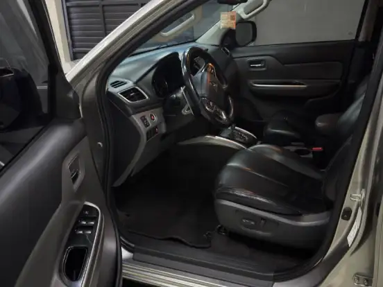 MITSUBISHI-L200 TRITON-2.4 16V TURBO DIESEL SPORT HPE-S CD 4P 4X4 AUTOMÁTICO MITSUBISHI-L200 TRITON-2019
