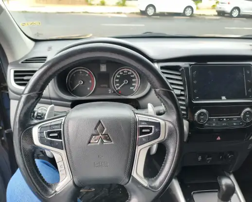 MITSUBISHI-L200 TRITON-2020