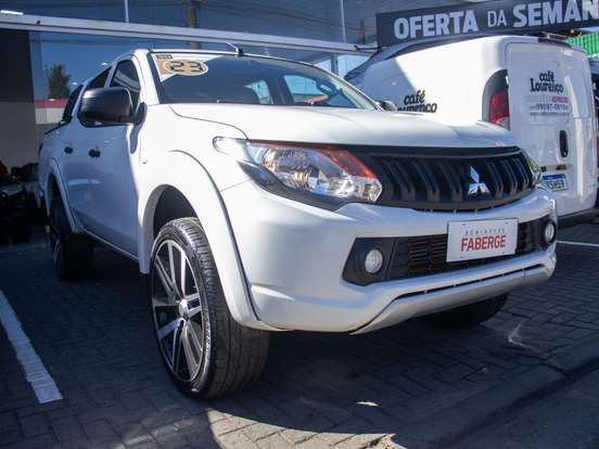 MITSUBISHI-L200 TRITON-2.4 16V TURBO DIESEL GL CD 4X4 MANUAL MITSUBISHI-L200 TRITON-2022