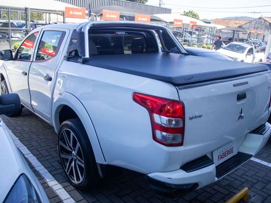 MITSUBISHI-L200 TRITON-2.4 16V TURBO DIESEL GL CD 4X4 MANUAL MITSUBISHI-L200 TRITON-2022