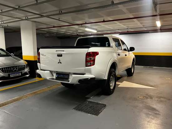 MITSUBISHI-L200 TRITON-2024
