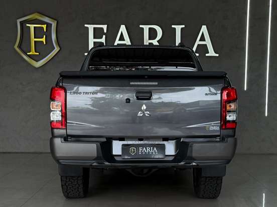MITSUBISHI-L200 TRITON-2.4 16V TURBO DIESEL GLS CD 4X4 AUTOMÁTICO MITSUBISHI-L200 TRITON-2024