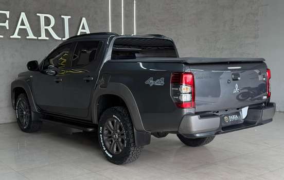MITSUBISHI-L200 TRITON-2024