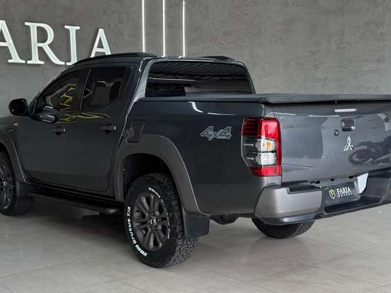 MITSUBISHI-L200 TRITON-2.4 16V TURBO DIESEL GLS CD 4X4 AUTOMÁTICO MITSUBISHI-L200 TRITON-2024