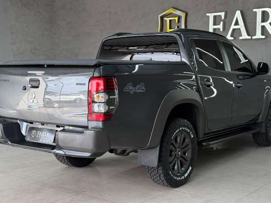 MITSUBISHI-L200 TRITON-2.4 16V TURBO DIESEL GLS CD 4X4 AUTOMÁTICO MITSUBISHI-L200 TRITON-2024