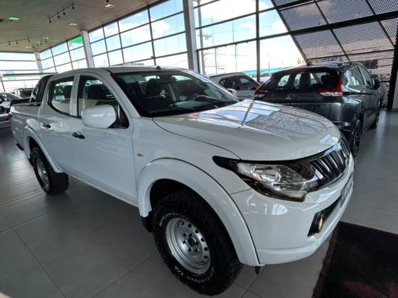 MITSUBISHI L200 TRITON 2.4 16V TURBO DIESEL SPORT GLS CD 4P 4X4 AUTOMÁTICO