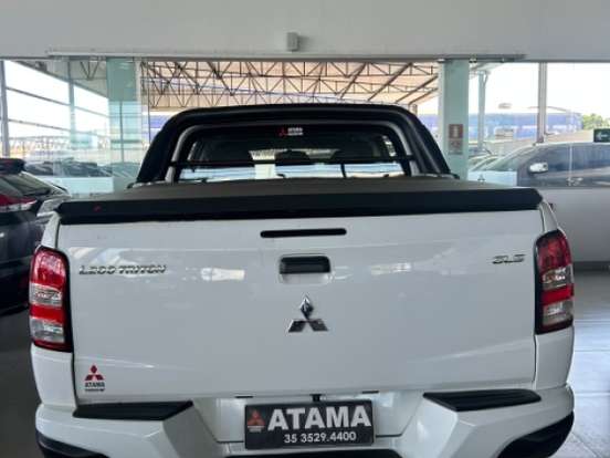 MITSUBISHI-L200 TRITON-2.4 16V TURBO DIESEL SPORT GLS CD 4P 4X4 AUTOMÁTICO MITSUBISHI-L200 TRITON-2024
