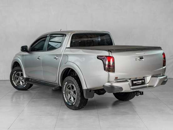 MITSUBISHI-L200 TRITON-2.4 16V TURBO DIESEL SPORT HPE TOP CD 4P 4X4 AUTOMÁTICO MITSUBISHI-L200 TRITON-2017