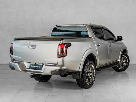 MITSUBISHI-L200 TRITON-2.4 16V TURBO DIESEL SPORT HPE TOP CD 4P 4X4 AUTOMÁTICO MITSUBISHI-L200 TRITON-2017
