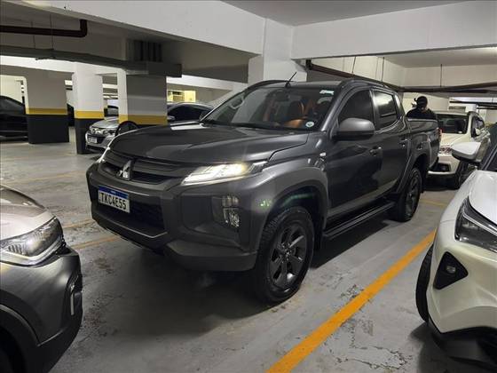 MITSUBISHI L200 TRITON 2.4 16V TURBO DIESEL SPORT OUTDOOR PLUS CD 4P 4X4 AUTOMÁTICO
