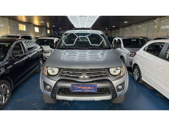 MITSUBISHI-L200 TRITON-2.4 HLS 4X2 CD 16V FLEX 4P MANUAL MITSUBISHI-L200 TRITON-2015
