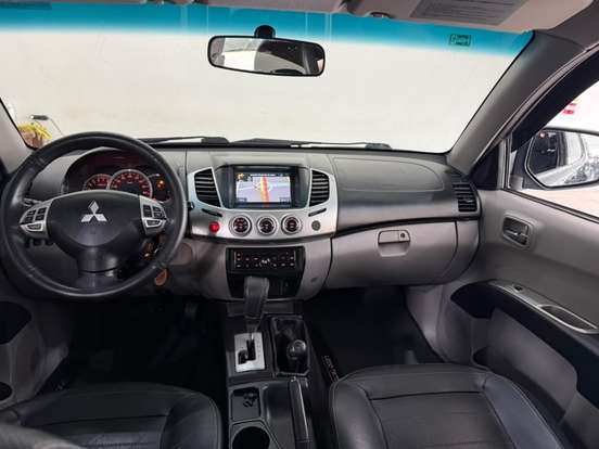 MITSUBISHI-L200 TRITON-3.5 HPE 4X4 CD V6 24V FLEX 4P AUTOMÁTICO MITSUBISHI-L200 TRITON-2014