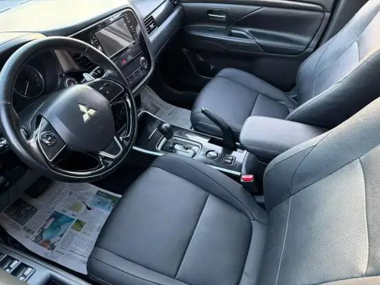 MITSUBISHI-OUTLANDER-2017