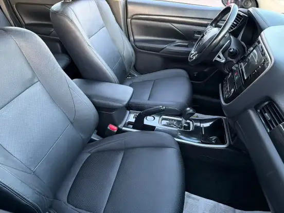 MITSUBISHI-OUTLANDER-2017
