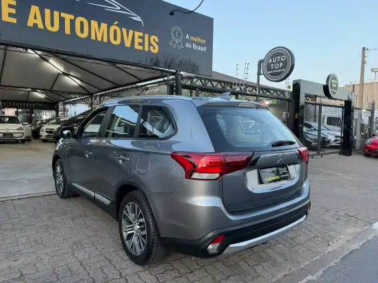 MITSUBISHI-OUTLANDER-2.0 COMFORT 16V GASOLINA 4P AUTOMÁTICO MITSUBISHI-OUTLANDER-2017